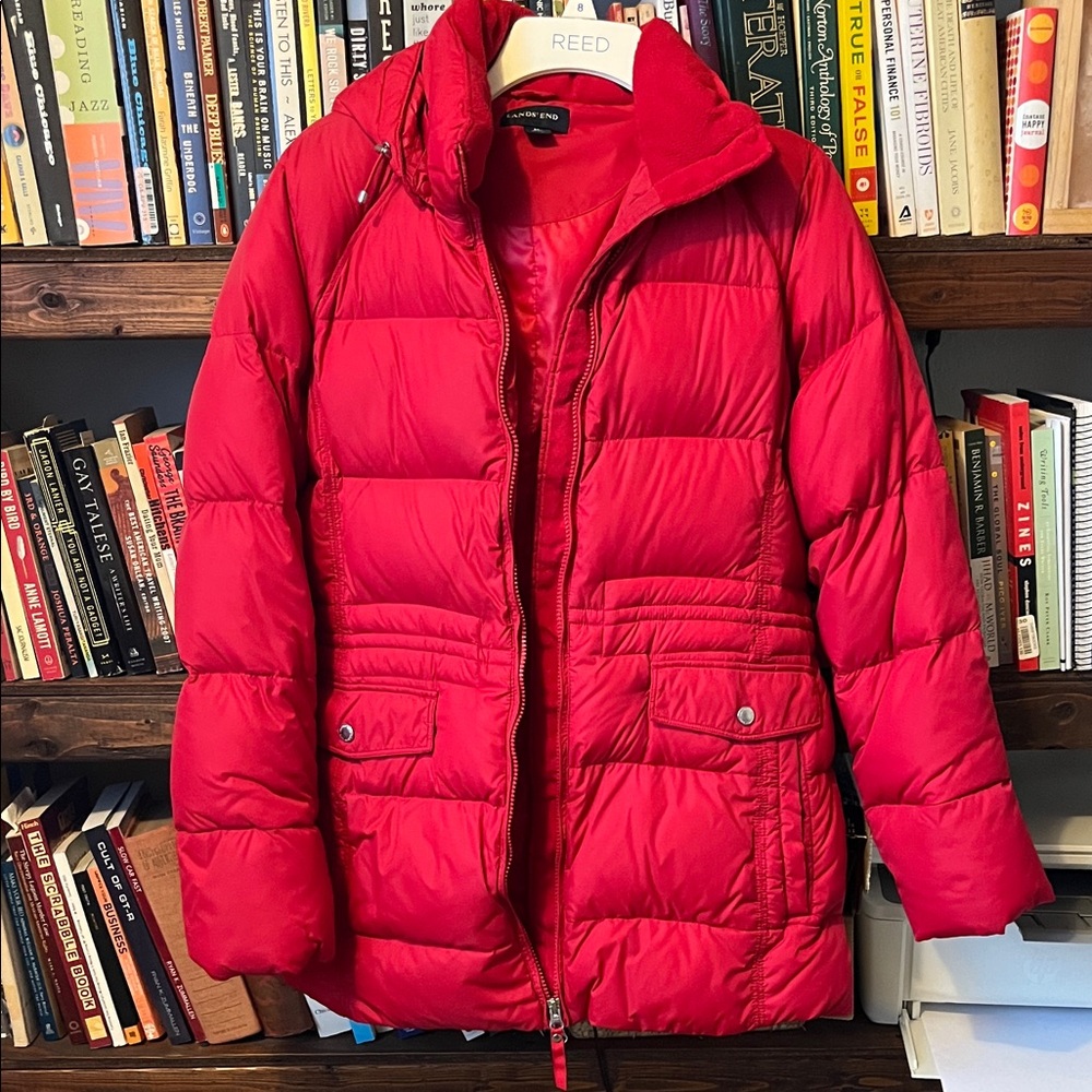 Lands End Women’s Soft Down hooded puffer Jacket NWOT size M